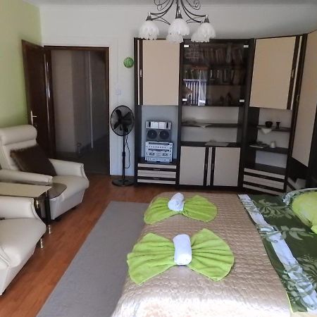 Haus Gizella Hotel Harkány Екстериор снимка