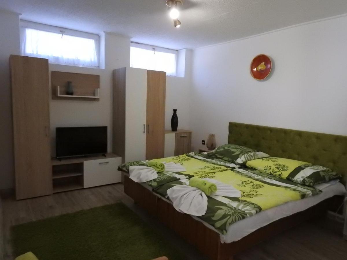 Haus Gizella Hotel Harkány Екстериор снимка